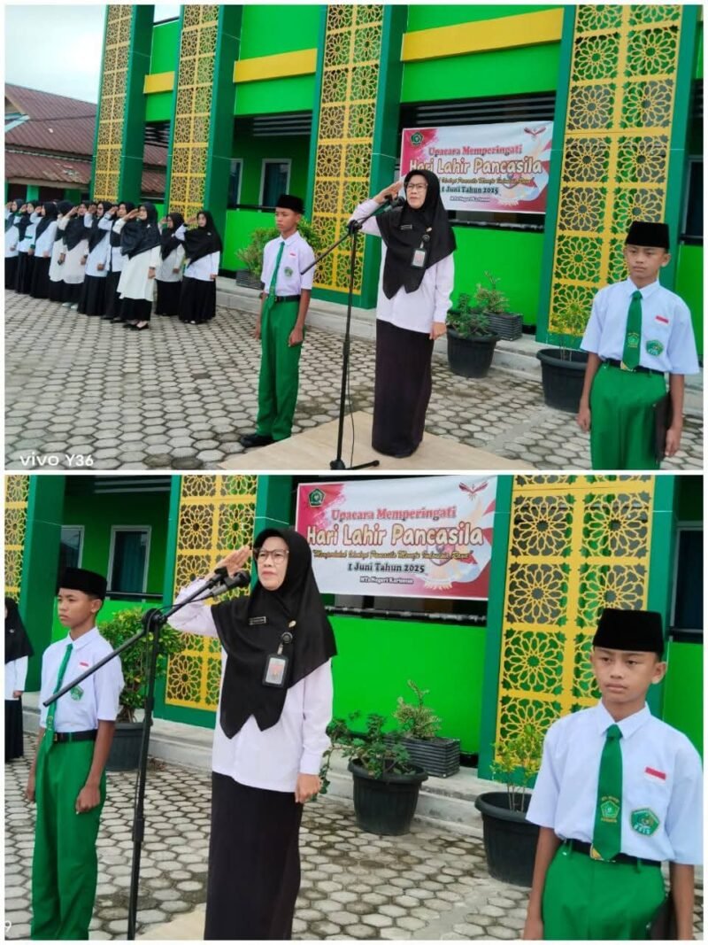 Sebanyak 325 siswa yang terdiri dari siswa kelas 7 dan 8, ikuti Upacara Hari Lahir Pancasila, Senin (2/6)