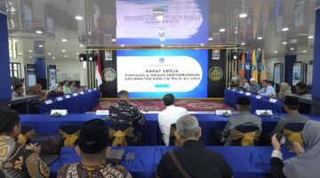 Bersama Dewan Pertimbangan, Bahas Arah Pengembangan Kampus ke Depan,UMRAH Gelar Rapat Kerja